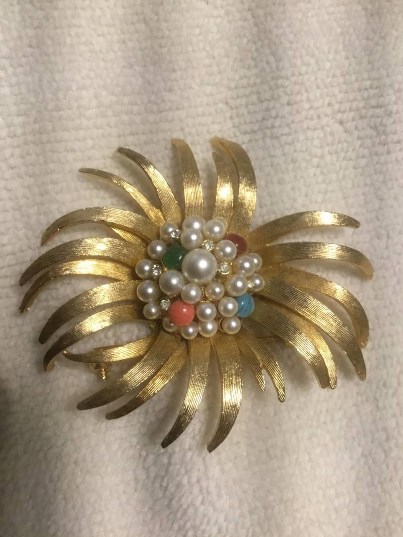 starburst Anstecknadeln Mit Perlen von DASAJUHAMA