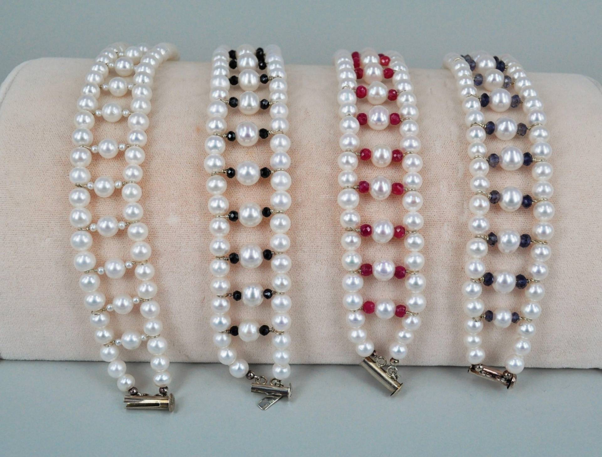 Perle Rubin Sapphite Spinell Armband von DAVIDKUOCHAMPLEVE