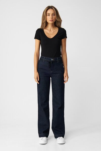 DAWN DEW Flared Soft Denim - French Pocket von DAWN