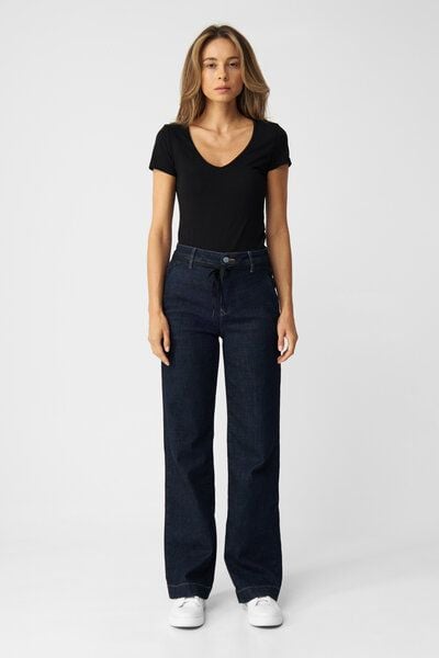 DAWN DEW Flared Soft Denim - French Pocket von DAWN