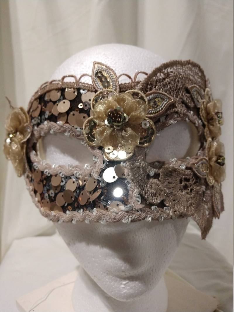 Handgefertigt, Maske 11 von DBG58