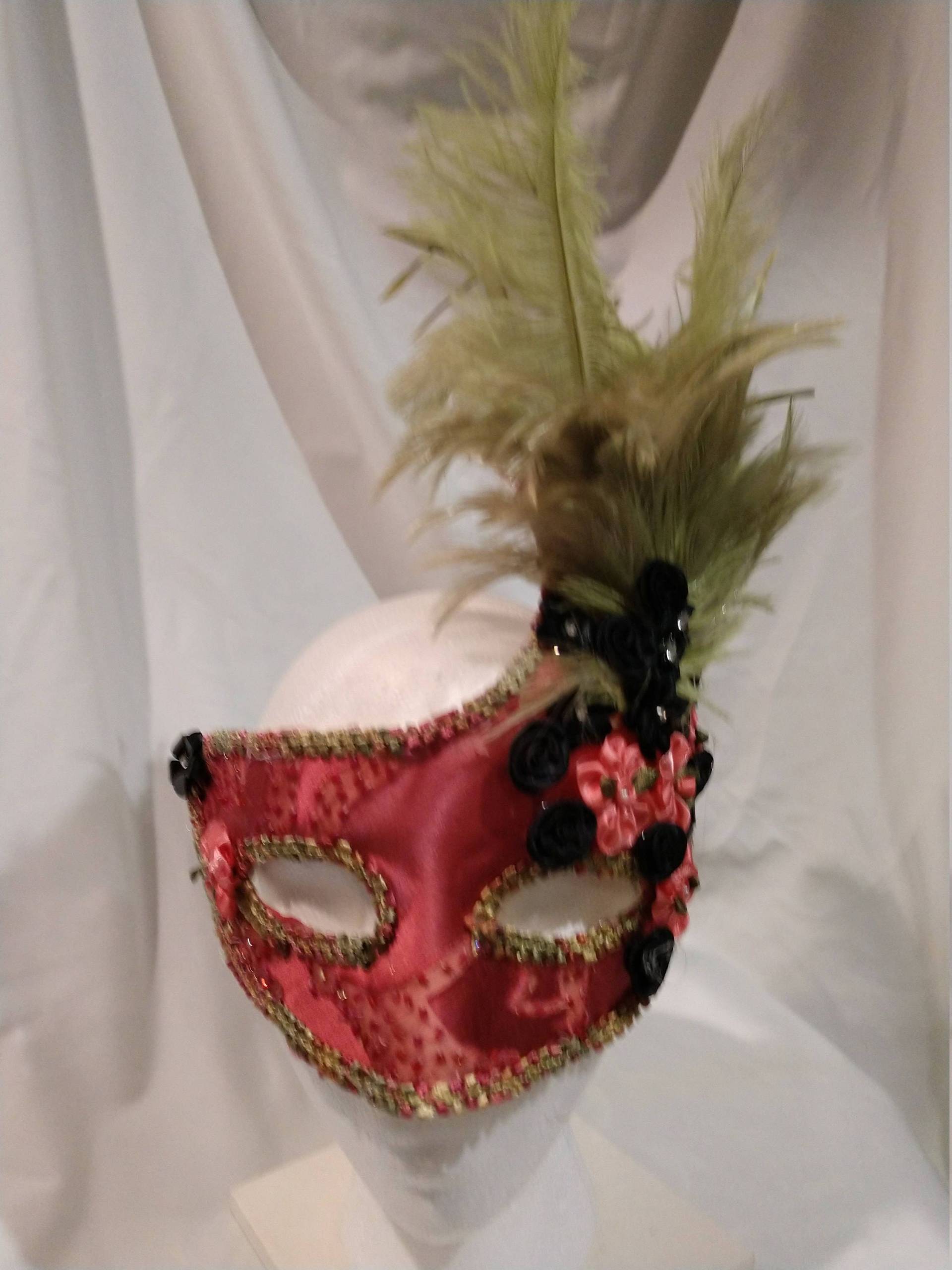 Handgemacht, Ein Von Einer Art Maske Handgemacht, Ein Von Einer Art Maske von DBG58
