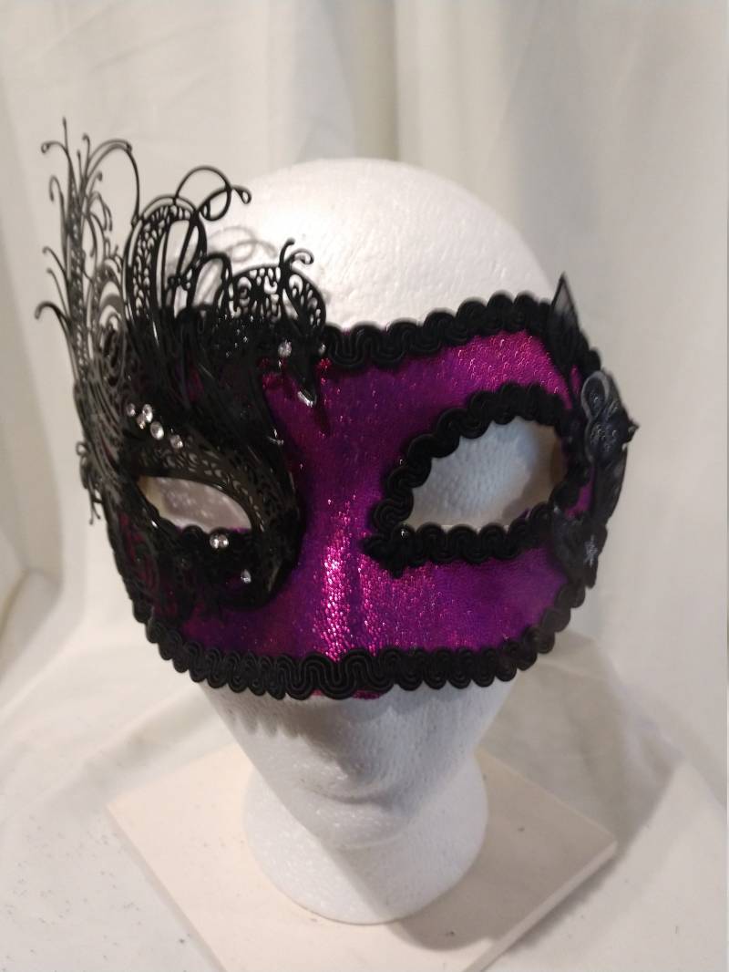 Von Hand Gefertigt, Ein Einer Art Maske Von Hand Gefertigt, Ein Einer Art Maske von DBG58