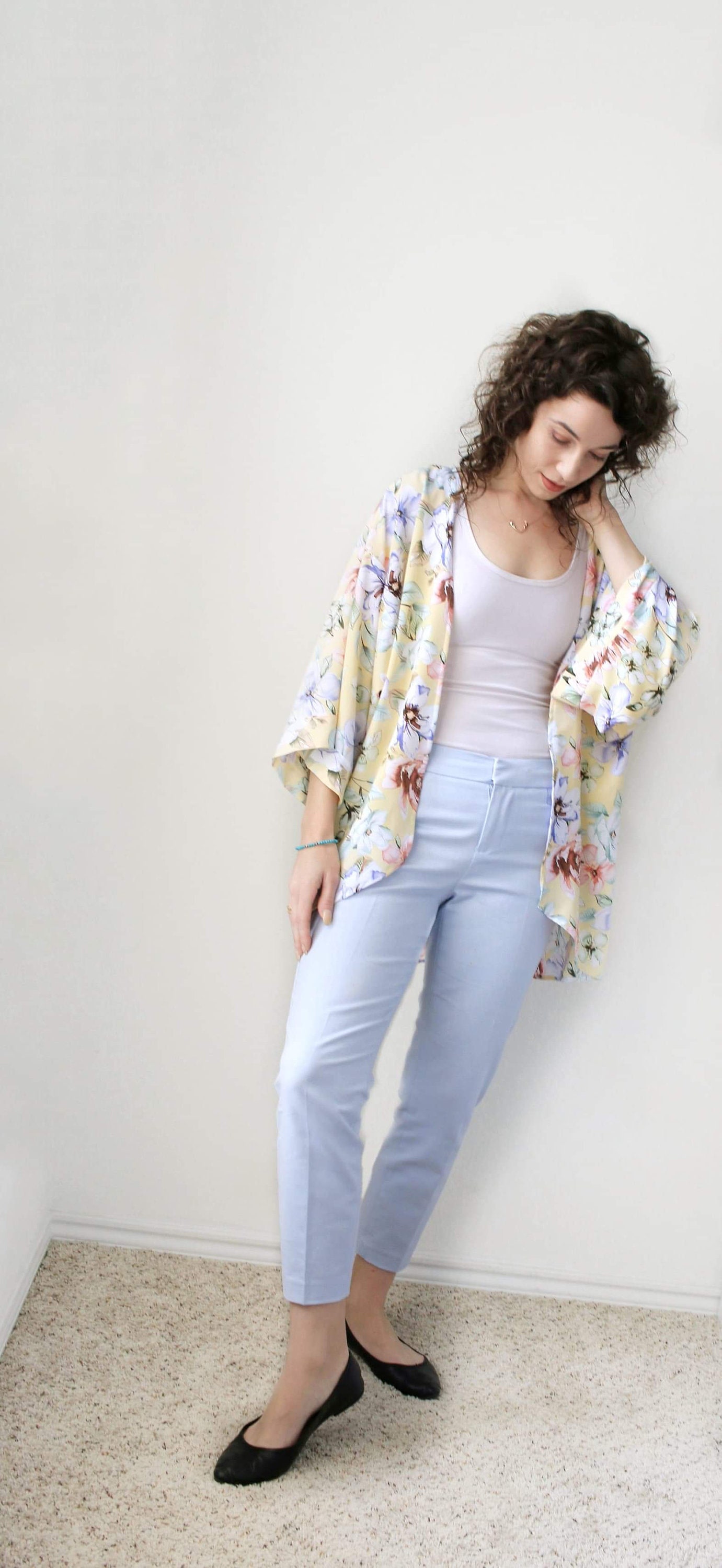 Gelbe Kimono-strickjacke Mit Blümchenmuster Aus Chiffon von DDCraftStudio