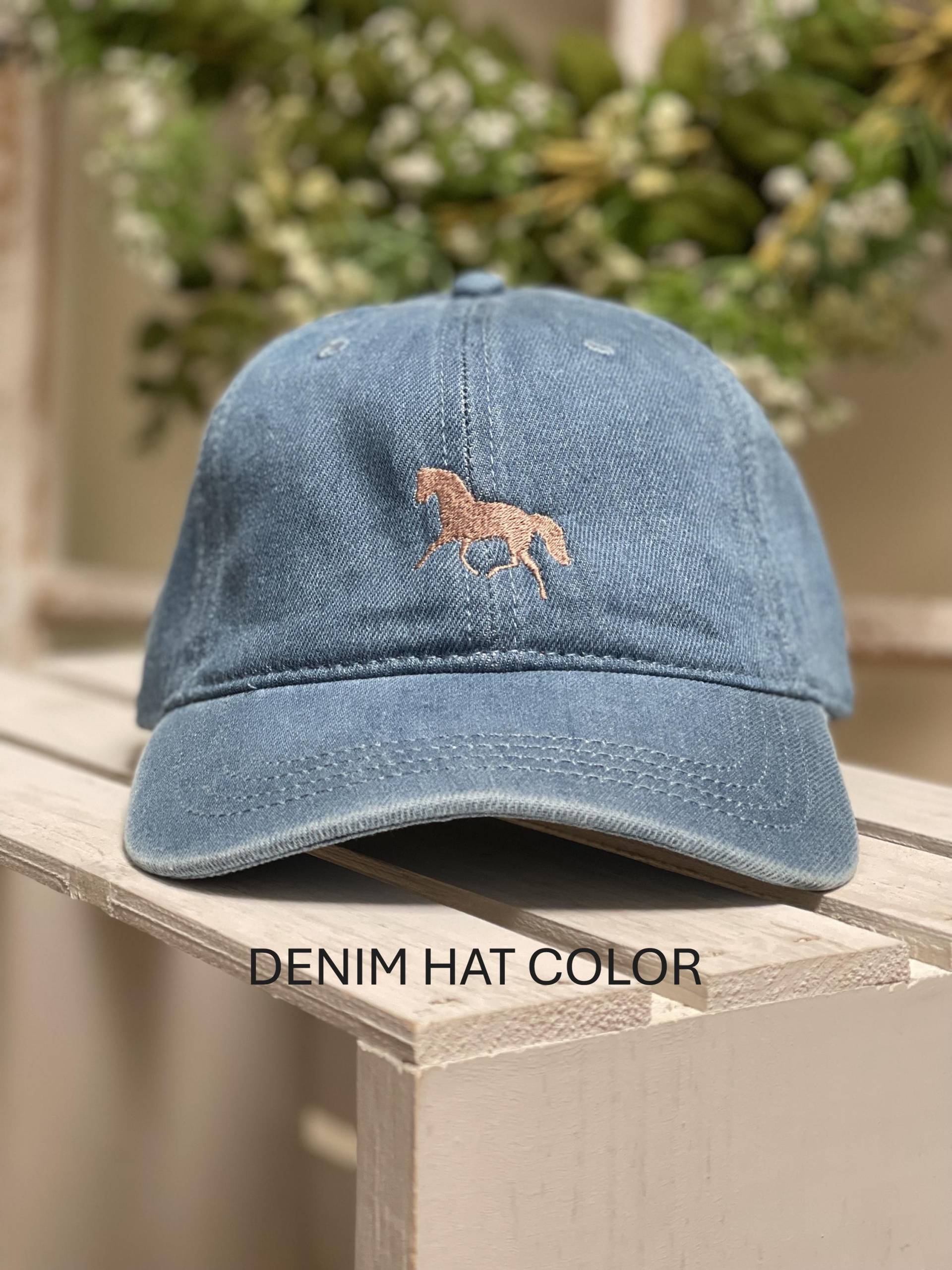 Baseballkappe Mit Pferdestickerei, Anpassbar Namen, Weicher Baumwollhut Baseballkappe Mit Pferdestickerei, Anpassbar Namen, Weicher Baumwollhut von DDLogowear