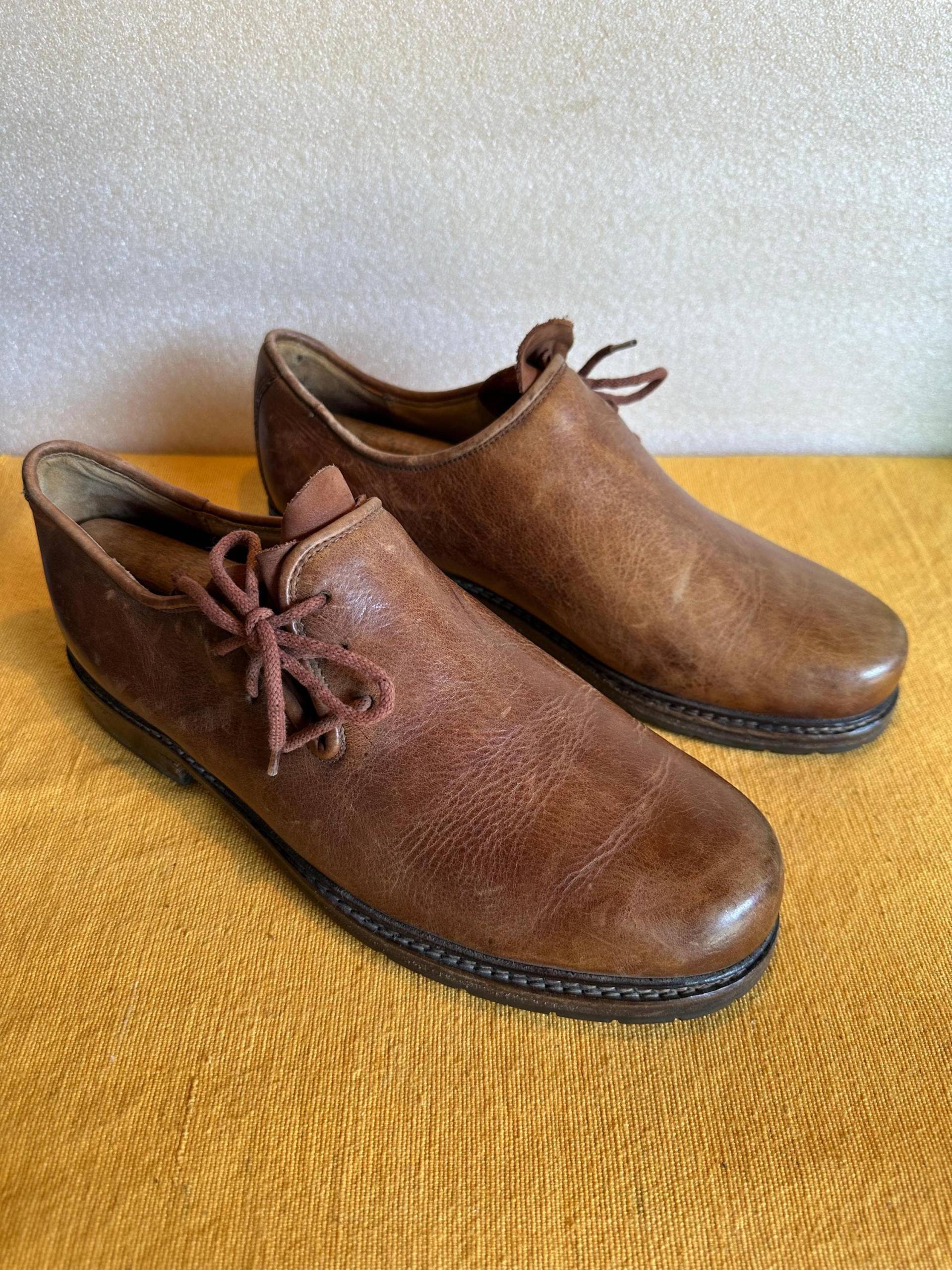 Handgefertigte Leder Herren Schuhe 80Er Jahre Eu 42 Uk 8 Us 9 Handgefertigte Leder Herren Schuhe 80Er Jahre Eu 42 Uk 8 Us 9 von DDSDesignobjects