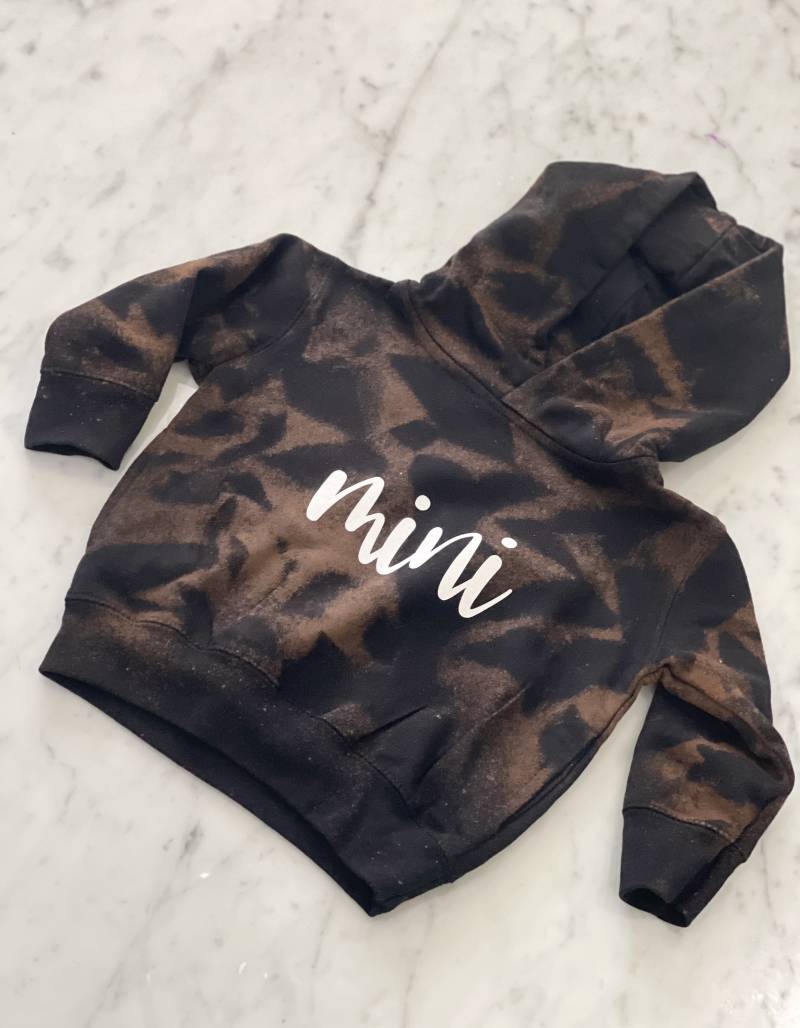 Mini Reverse Gebleichter Kapuzenpullover von DDutchessApparel