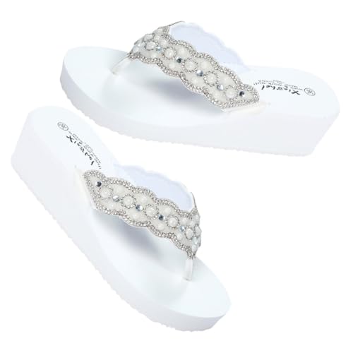 DEARMAMY Sommer Damen Flops Sandalen mit Perlendekor Rutschfeste Strand Schuhe Weiße Keilabsatz Badeschuhe Langlebig Modische Sommerschuhe für Frauen von DEARMAMY