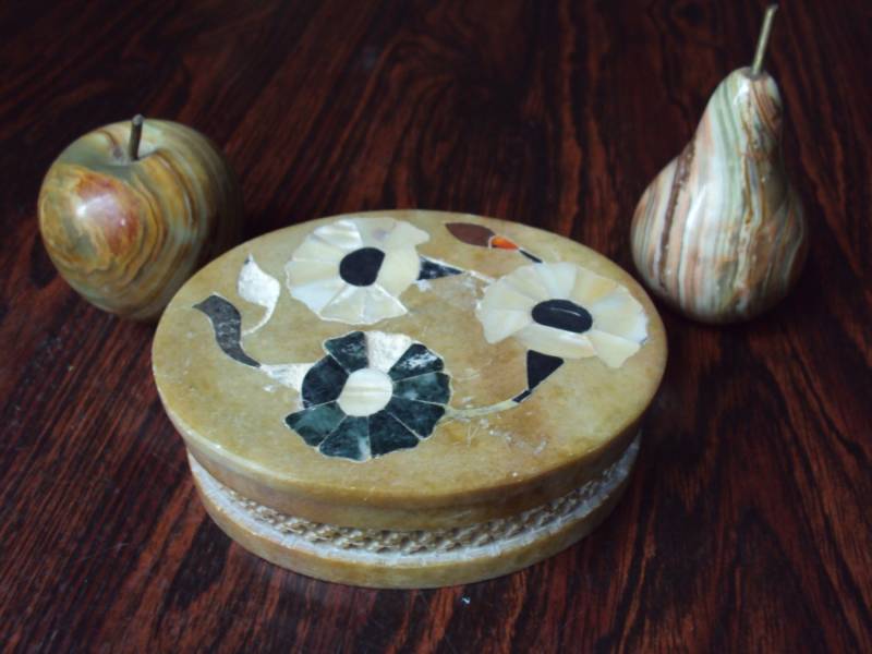 Sehr Schöne Schmuckschatulle Aus Alabasterstein Den 50Er Und 60Er Jahren. Produkt in Frankreich Gefunden von DECOETCOLLECTION