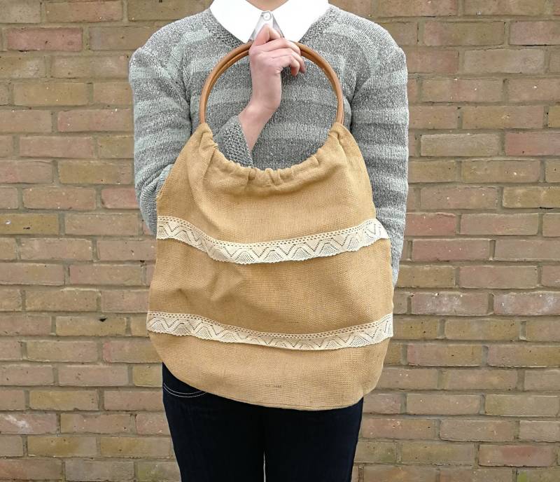 Ecru Strandtasche Mit Holzgriff Und Spitzenborte Gehäkelt Vintage 50Er 60Er Jahre Made in Italy von DEFINITIVAVINTAGE