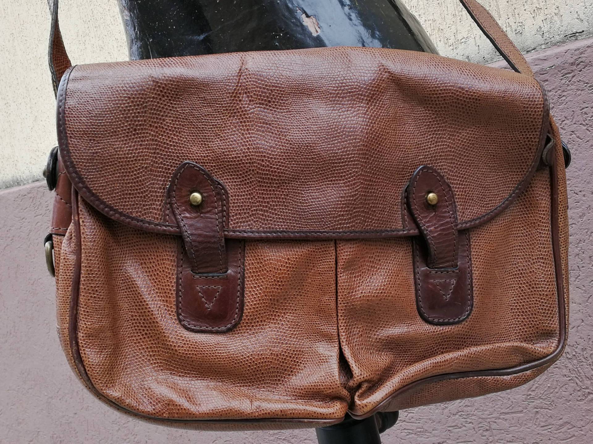 Geräumiger Brown Messenger Mit Doppelter Tasche Aus Genarbtem Leder - Made in Italien von DEFINITIVAVINTAGE
