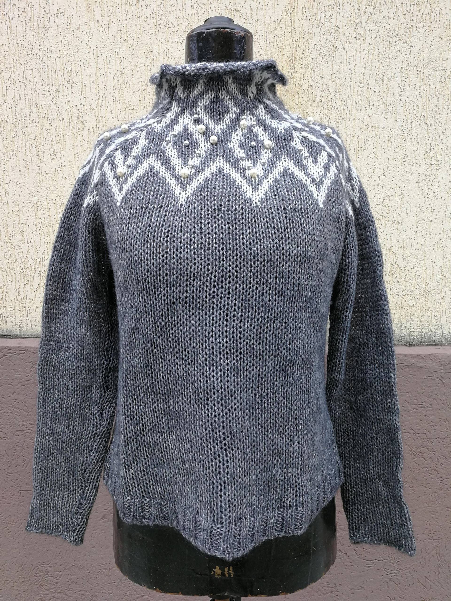 Grau Und Weiß Weihnachtspullover Mit Perlen-stickerei-Größe 12 von DEFINITIVAVINTAGE