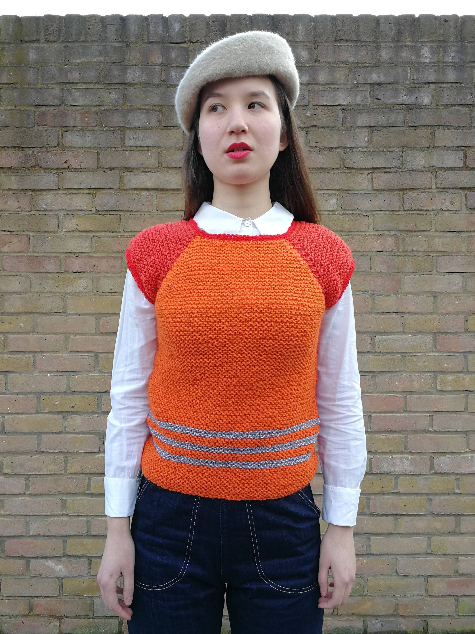 Orange Töne Handgestrickte Weste von DEFINITIVAVINTAGE
