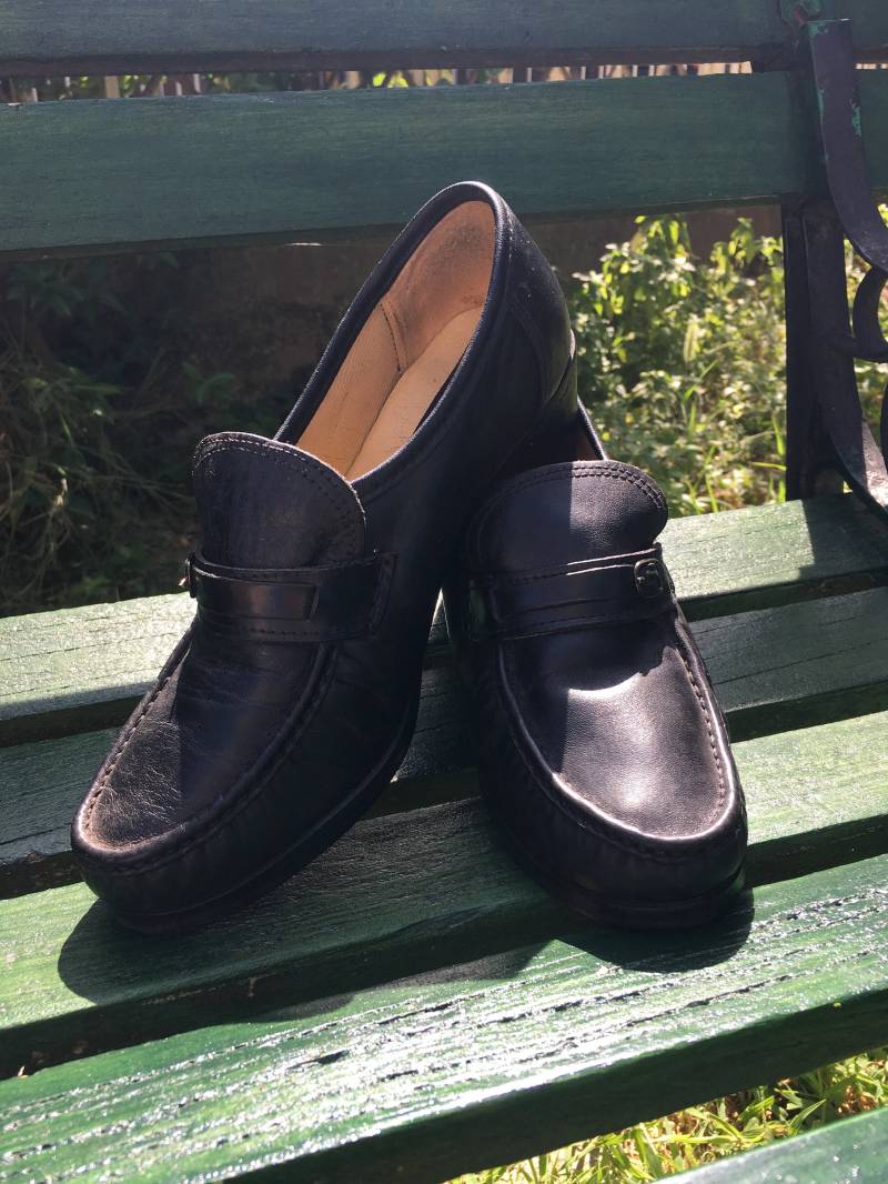 Vintage Frau Moccasin Mit Kleiner Metallschnalle Original Made in Italy Schuhe Vintage Frau Moccasin Mit Kleiner Metallschnalle Original Made in Italy Schuhe von DEFINITIVAVINTAGE