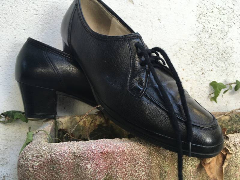 Vintage Frau Moccasin Original 80Er Jahre Bequeme Schnürschuhe Vintage Frau Moccasin Original 80Er Jahre Bequeme Schnürschuhe von DEFINITIVAVINTAGE
