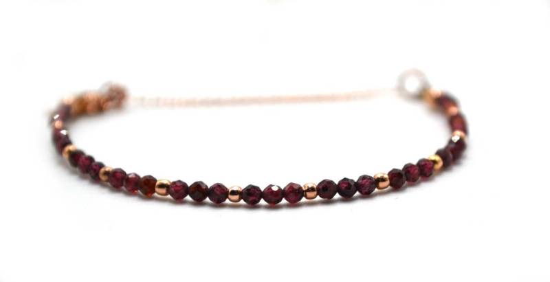 Granat Perlen Armband Granat Perlen Armband von DELAG