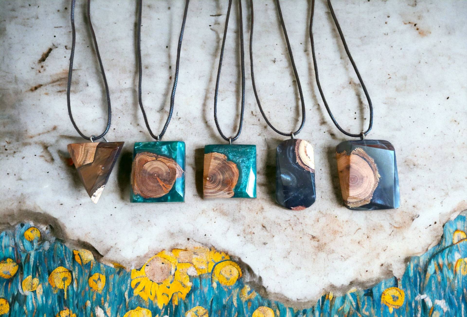 Holz Und Harz Halskette Epoxy Anhänger Für Frauen Männer Dreieck Natur Schmuck Boho Unisex Geschenk Sie Ihn Holz Und Harz Halskette Epoxy Anhänger Für Frauen Männer Dreieck Natur Schmuck Boho Unisex Geschenk Sie Ihn von DELAartshop