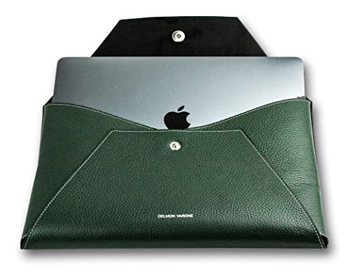 DELMON VARONE - Personalisierbare Universal Laptoptasche kompatibel mit MacBook Air & Pro bis 13 Zoll mit Zubehörtasche Soft Grain Leder Grün, Damen & Herren Laptop Sleeve Case, Kleine Notebook Tasche von DELMON VARONE - FINE LEATHERGOODS MADE IN GERMANY