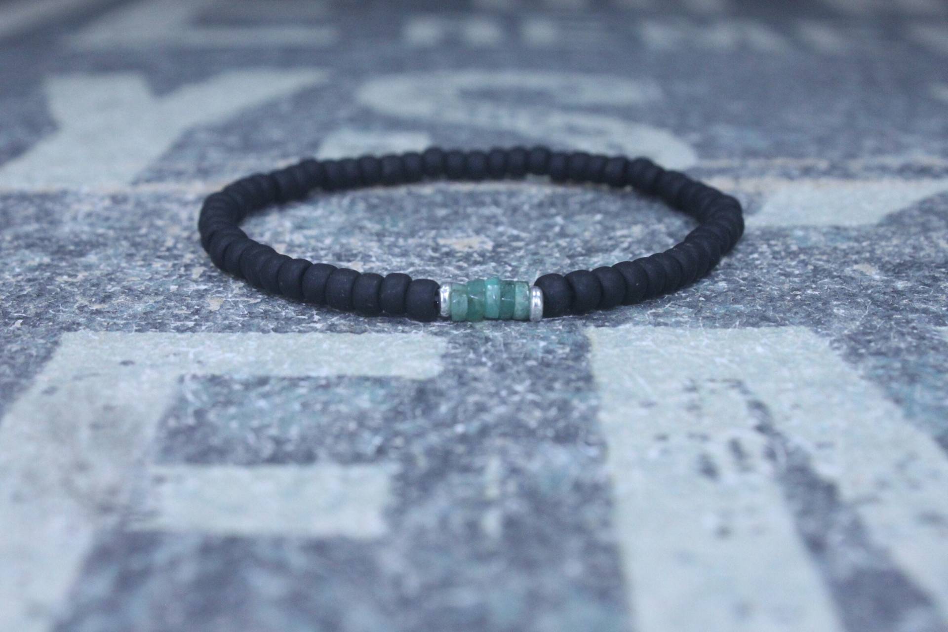 Pulsera Para Hombre De Magenta Im Rohen Stil Männer Mit Cuentas Y Separadores Plata Tailandesa von DESERTDUSTMEN