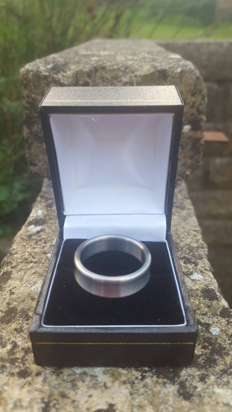 Titanband Mit Konkavem Äußeren von DFRingDesign