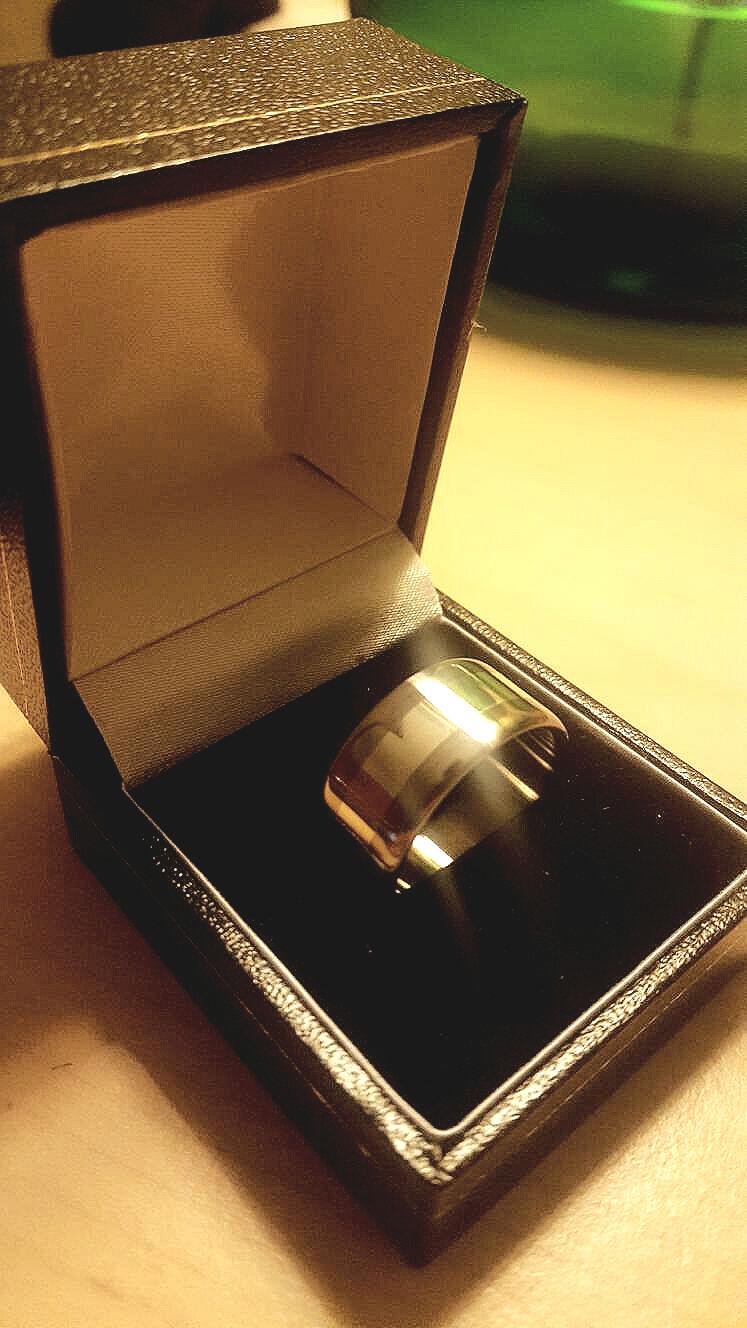 Titanring Mit Eingelegtem Streifen Aus Sterlingsilber von DFRingDesign