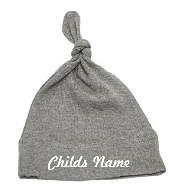 Personifizierte Monogrammiert/Bestickt Haarknoten Babymütze von DGCustomGraphics