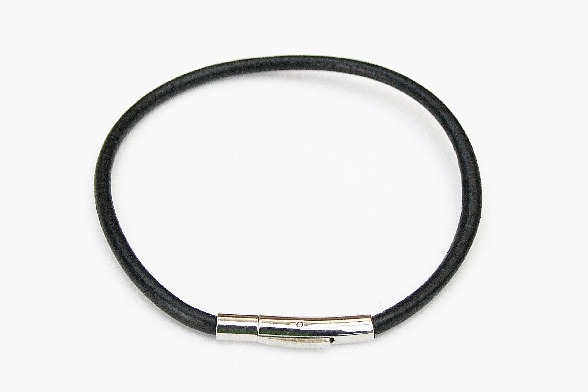 Herren Armband Leder Männer Geschenk Frau Vatertag Muttertag Geburtstag Schwarz Lässig Biker Sohn Freund Freundin Firmung Schlicht Unisex von DGSchmuckdesign