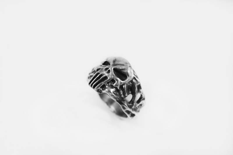 strukturierter Ring - Skullhead strukturierter Ring - Skullhead von DGartefacts