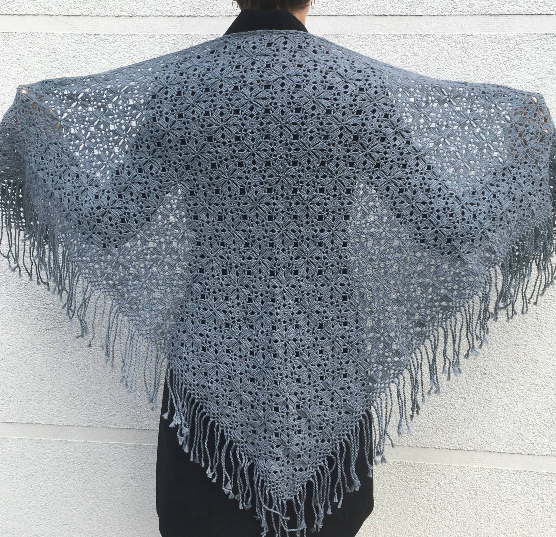 Gehäkeltes Schultertuch Gehäkeltes Schultertuch von DHappyHandmade