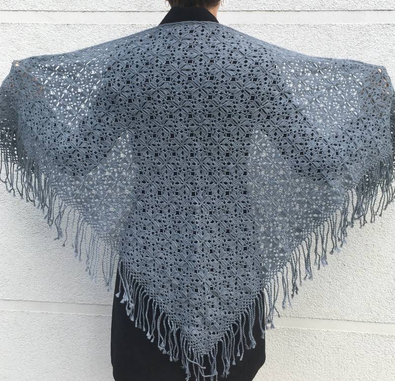 Gehäkeltes Schultertuch Gehäkeltes Schultertuch von DHappyHandmade