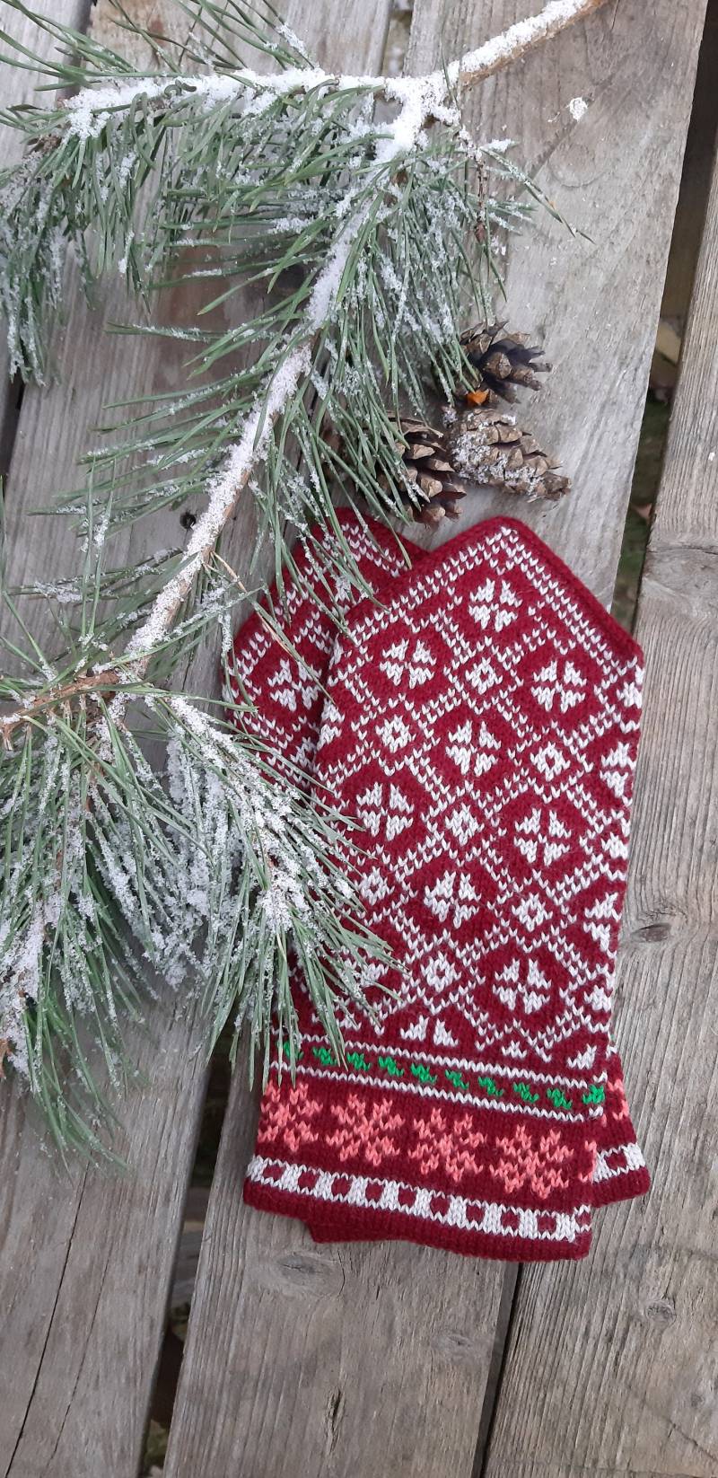 Gestrickte Fäustlinge von DHappyHandmade