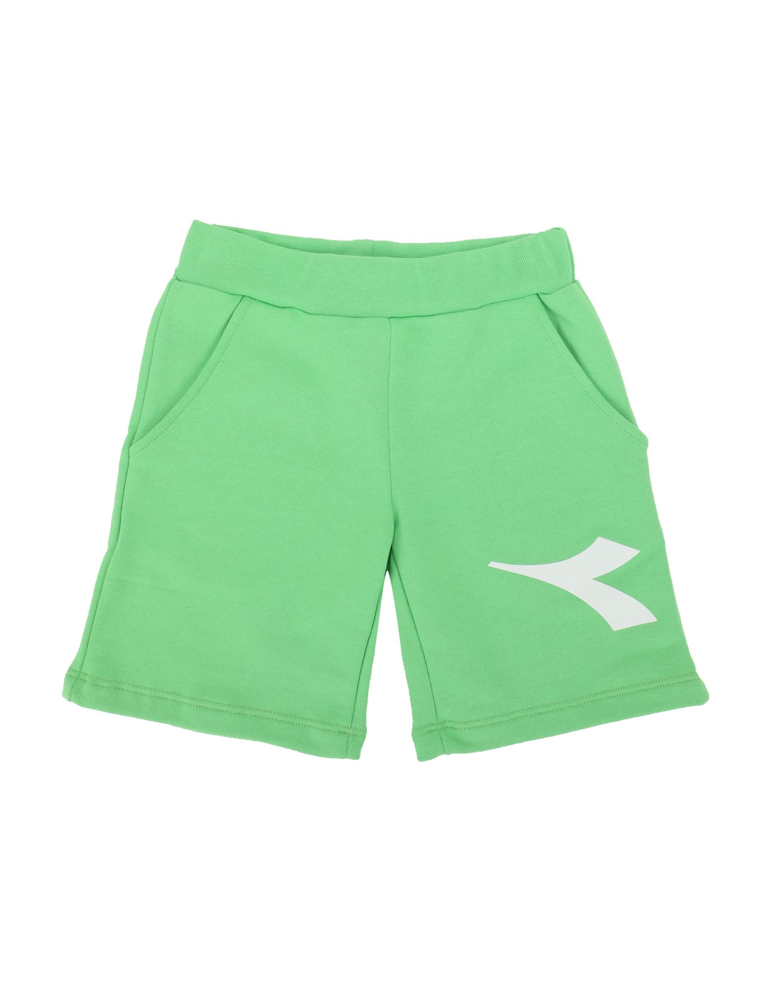 DIADORA Shorts & Bermudashorts Kinder Grün von DIADORA