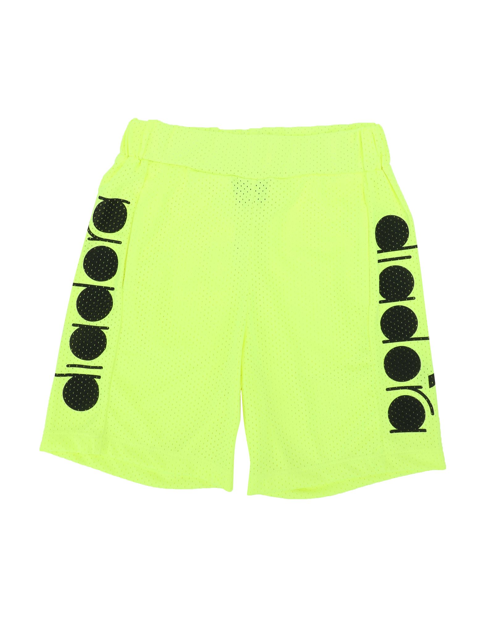 DIADORA Shorts & Bermudashorts Kinder Hellgrün von DIADORA