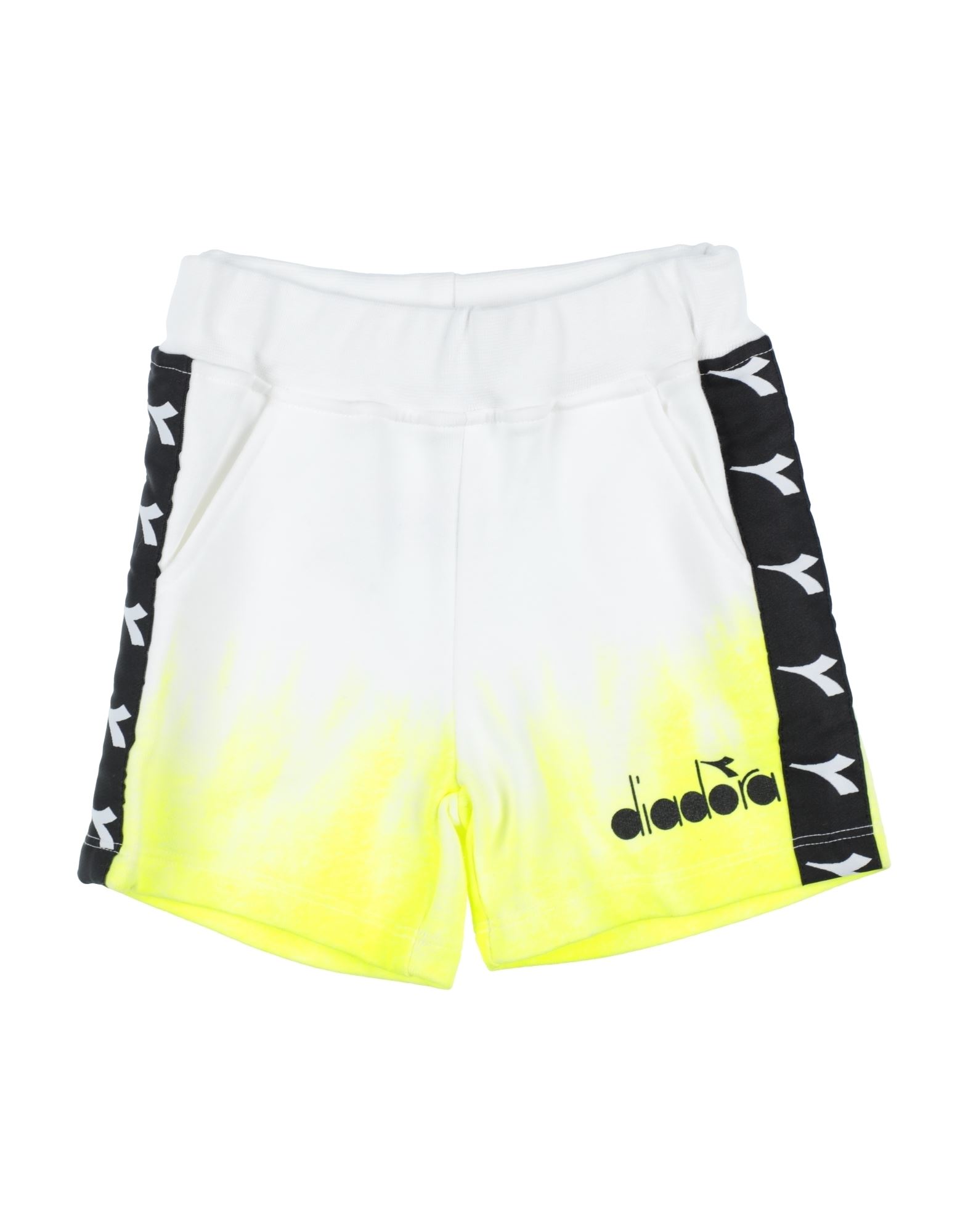 DIADORA Shorts & Bermudashorts Kinder Weiß von DIADORA