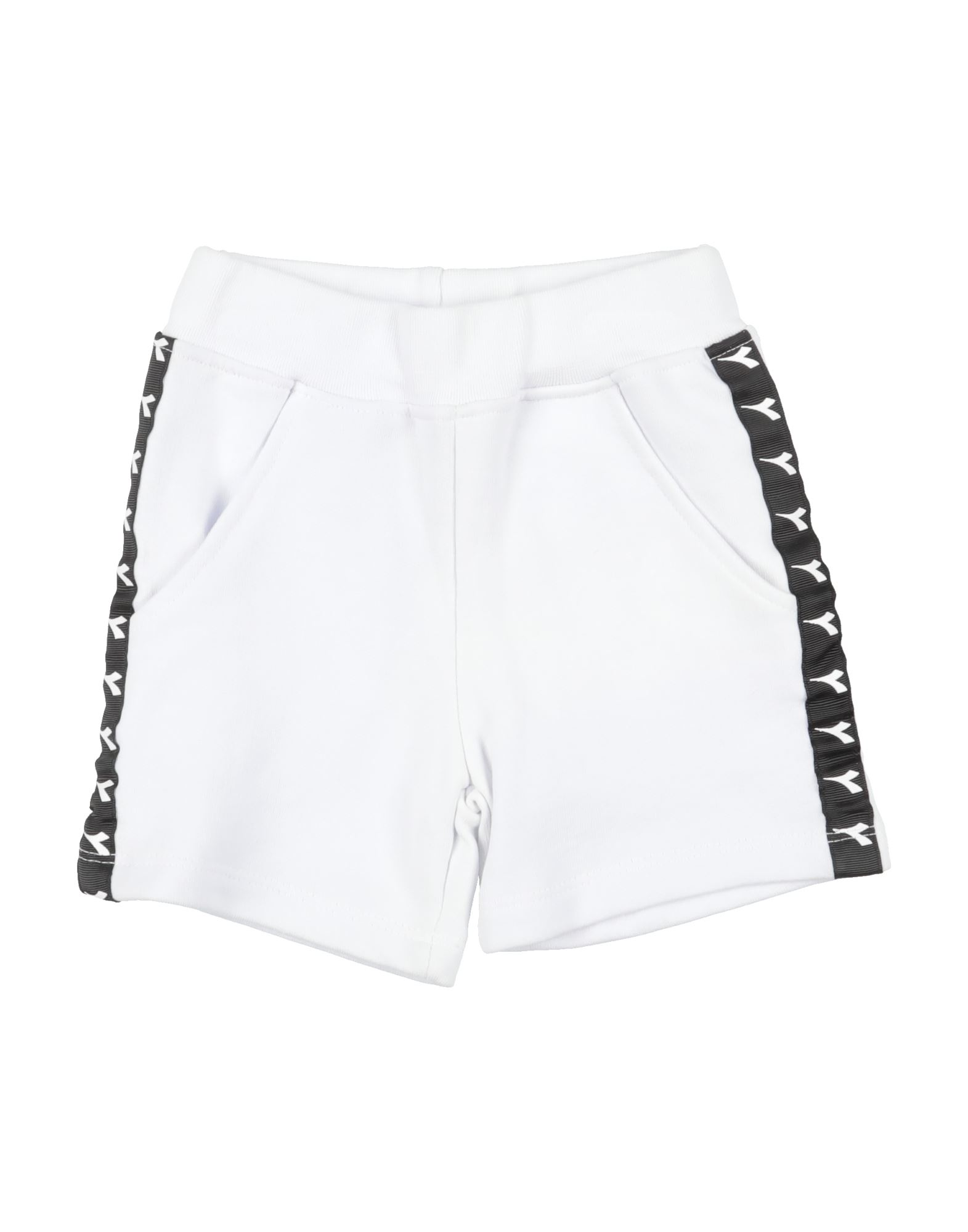 DIADORA Shorts & Bermudashorts Kinder Weiß von DIADORA