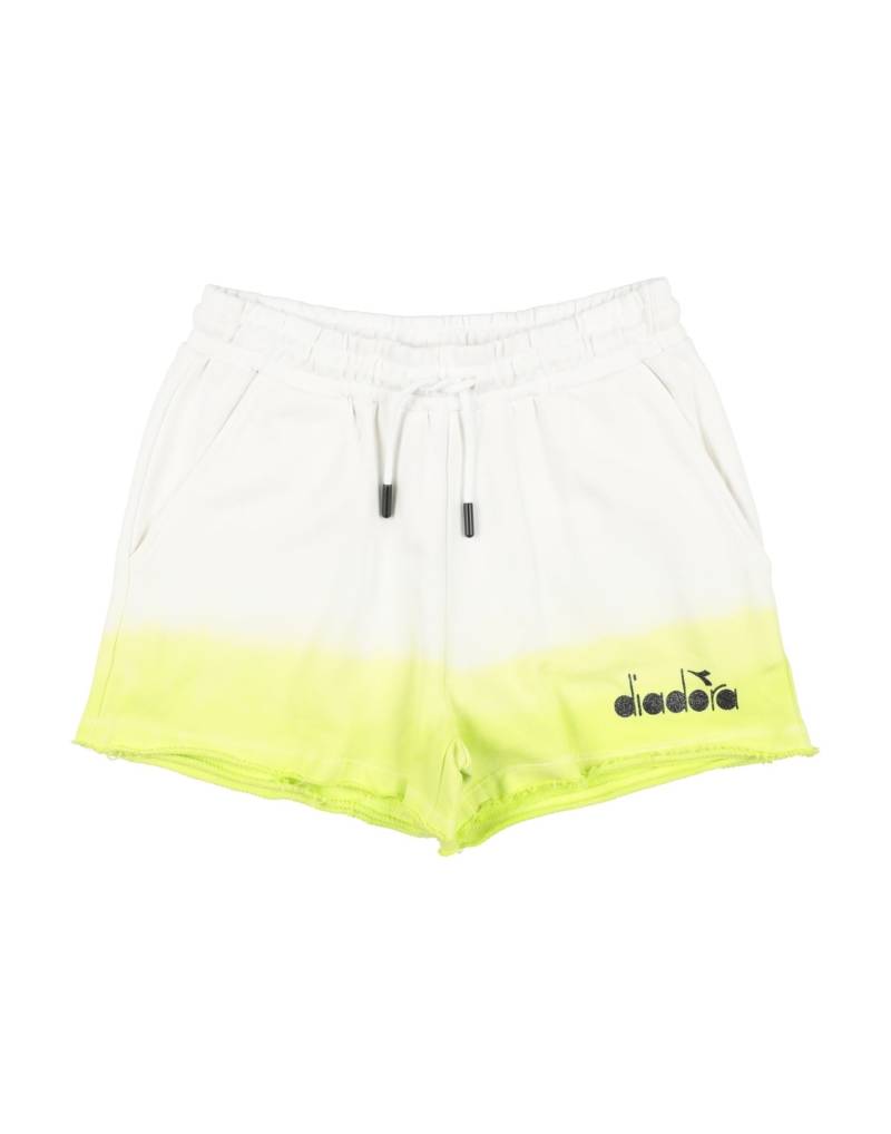 DIADORA Shorts & Bermudashorts Kinder Weiß von DIADORA