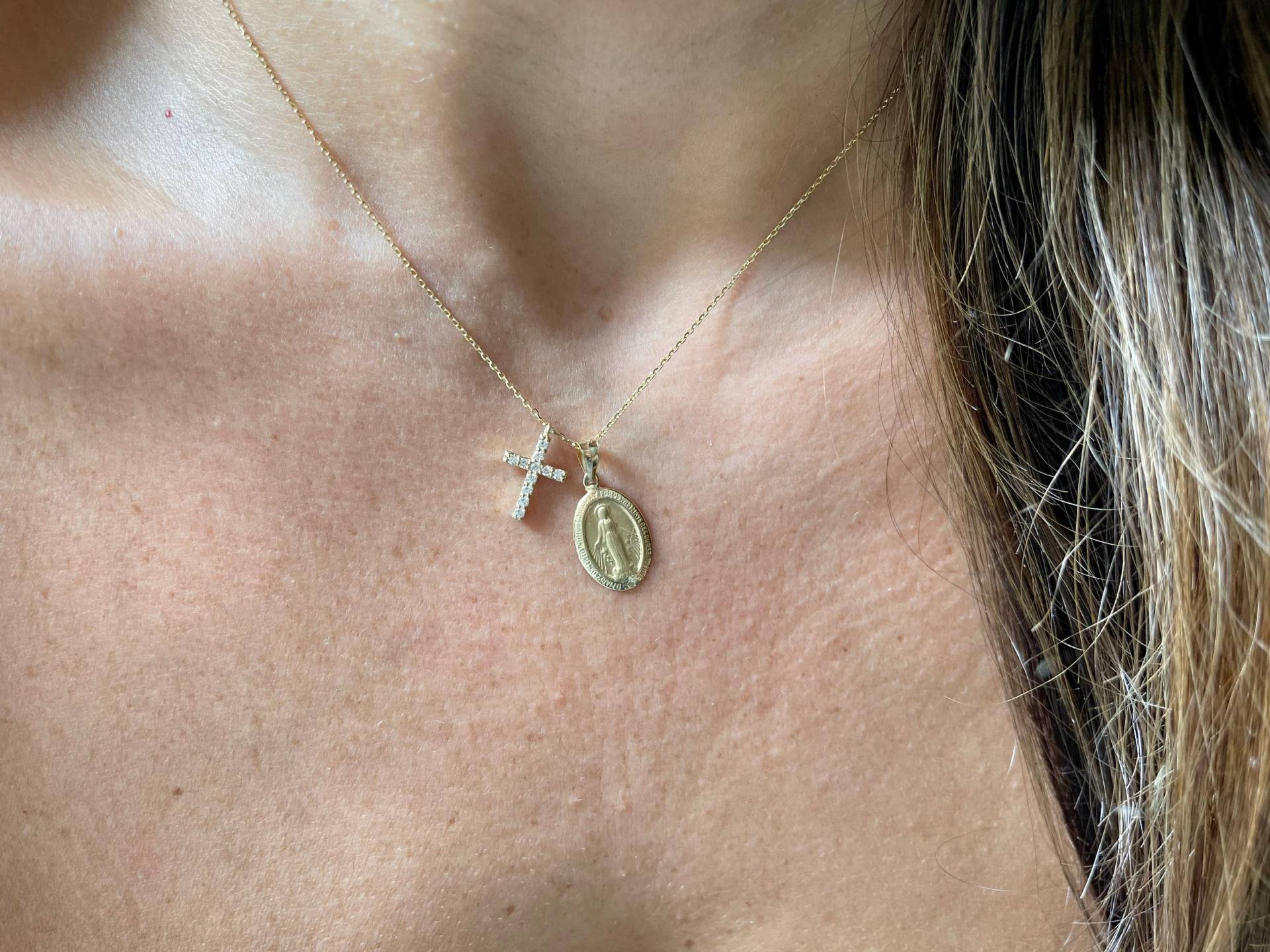 14K Gold Diamant Kreuz & Jungfrau Maria Halskette Handgemachter Religiöser Schmuck von DIAMONDFORLOVE