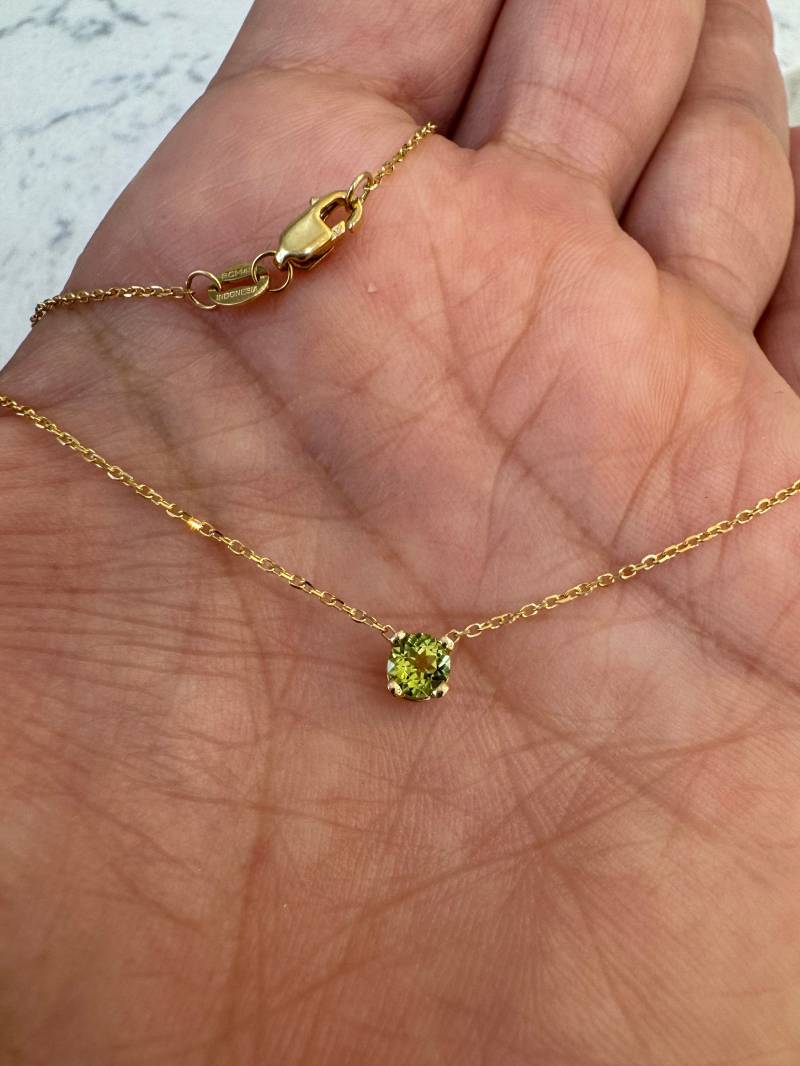 14K Gold Peridot Solitär Halskette - August Geburtsstein | 4 Mm von DIAMONDFORLOVE