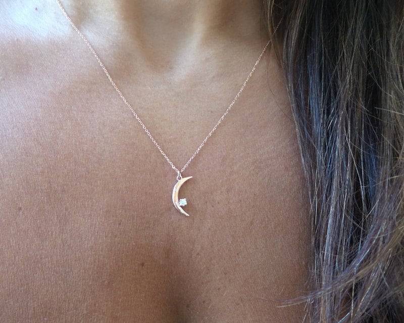 Anhänger Aus 14K Roségold Mit Halbmondförmigem Diamantanhänger von DIAMONDFORLOVE