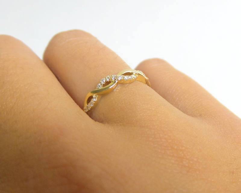 Handgemachte 14K Gold Diamant Unendlichkeit Ehering von DIAMONDFORLOVE
