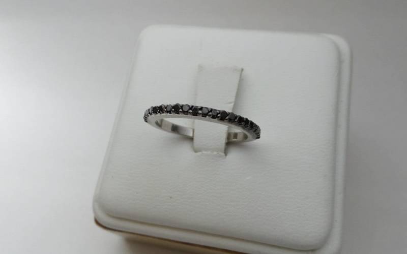 Schwarzer Diamant Ehering Stapelbarer Ring Aus 585 Weißgold von DIAMONDFORLOVE