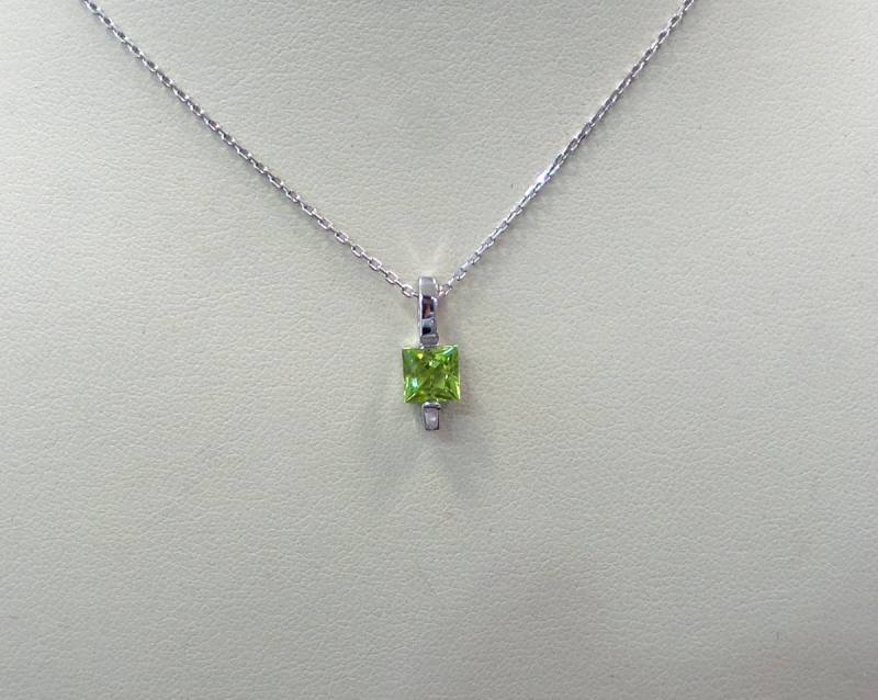 sterling Silber Peridot Halskette Princess Cut August Geburtsstein von DIAMONDFORLOVE
