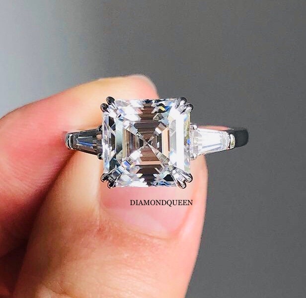 Asscher Cut Moissanite Verlobungsring, 14K Weißgold Jahrestag Ring, Side Tapper Baguette Diamant Ring Für Frauen, Liebe von DIAMONDQUEENjewels