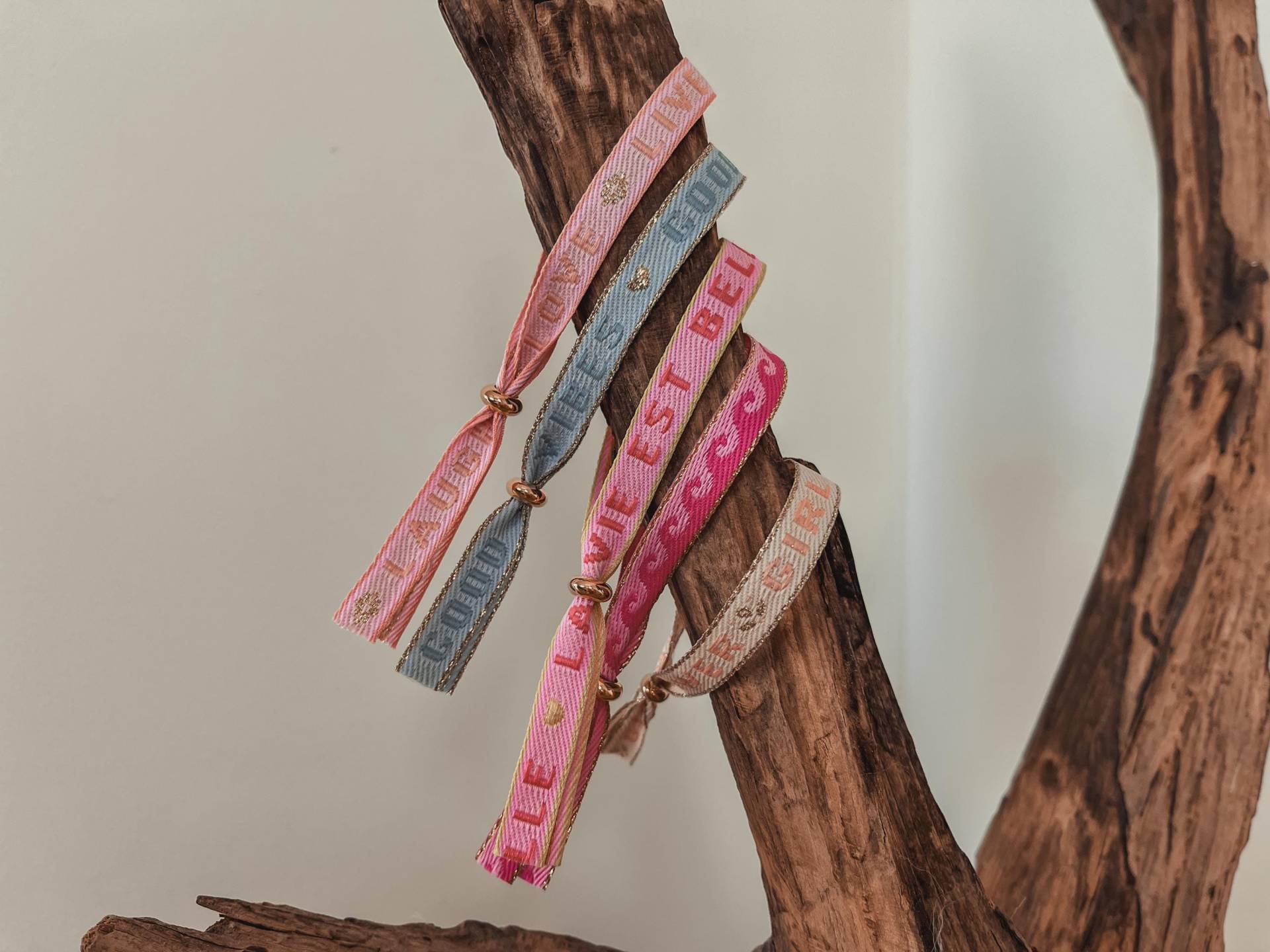 statement Armband Mit Schiebeperle | Festivalarmband Freundschaftsarmband Sommerliches Accessoire statement Armband Mit Schiebeperle | Festivalarmband Freundschaftsarmband Sommerliches Accessoire von DIEHOLZBOX