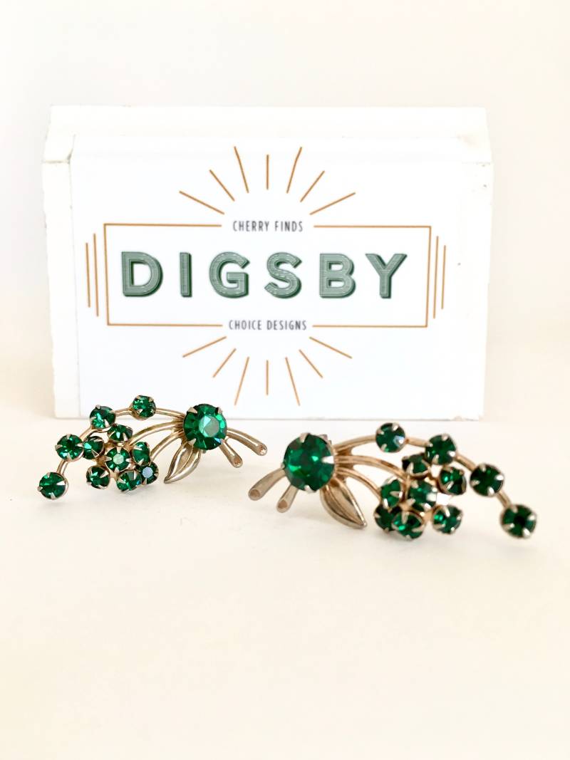 Grün & Gold Strass Ohrclips von DIGSBY