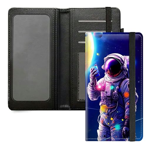 DIGTIALL Scheckbuchhülle für Herren und Damen, PU-Leder, Scheckbuchhalter, Geldbörse mit RFID-Blockierfunktion und elastischem Band, Astronaut von DIGTIALL