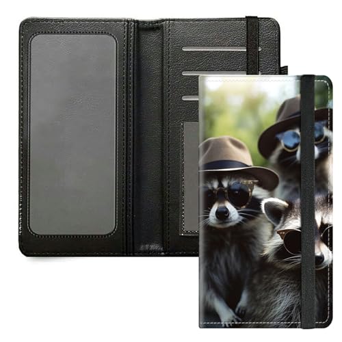 DIGTIALL Scheckbuchhülle für Herren und Damen, PU-Leder, Scheckbuchhalter, Geldbörse mit RFID-Blockierfunktion und elastischem Band, Süßer Waschbär von DIGTIALL