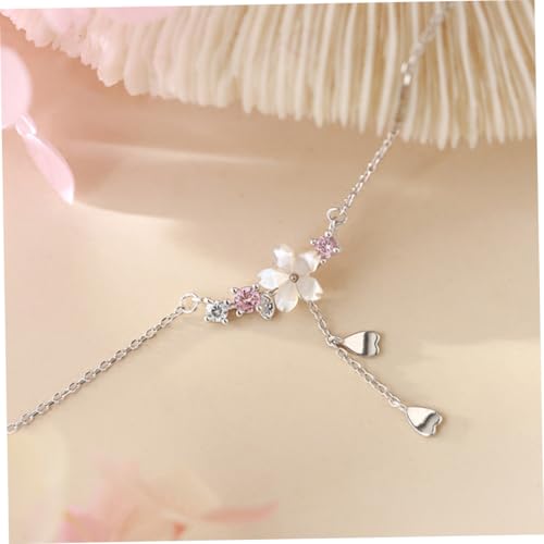 DIKACA Damen Halskette mit Kirschblüten anhänger aus Hochwertigem Kupfer Zarte Clavicle kette Leicht und Langlebig Modische Schmuckkette für Mädchen und Frauen Eleganter Alltags von DIKACA
