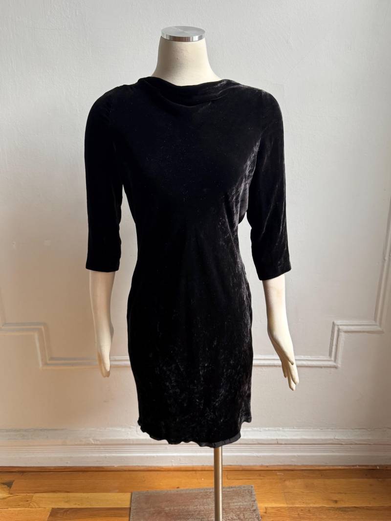 Vintage Juicy Couture Schwarzer Samt Rückenfreies Kleid Größe S Vintage Juicy Couture Schwarzer Samt Rückenfreies Kleid Größe S von DISPOSL