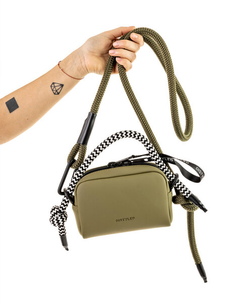 DISTYLED Crossbody Kameratasche mit zwei Seilriemenaus recycelt Mikrofaser von DISTYLED